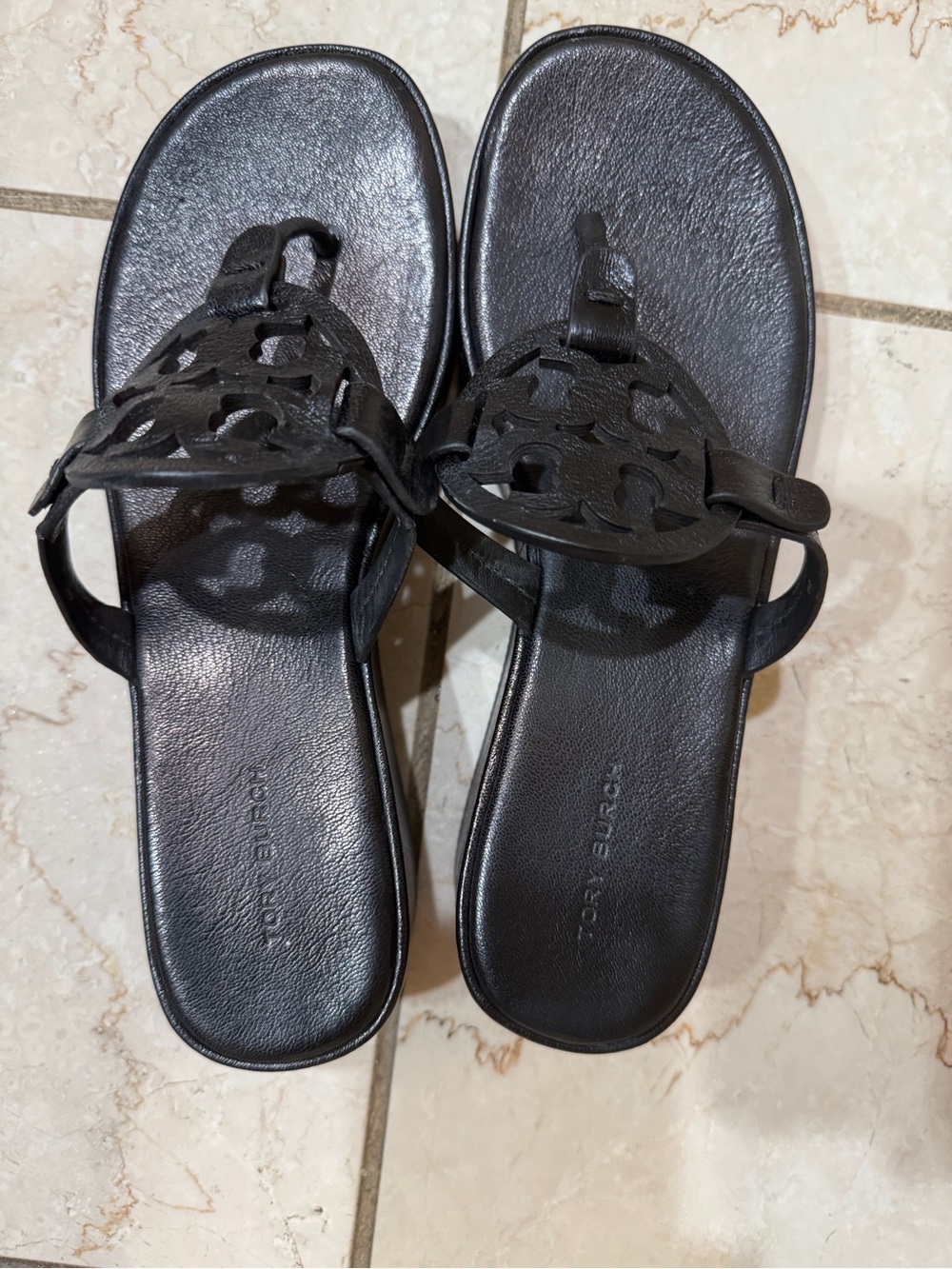Tory Burch Black Logo Cutout Leather Thong Sandals